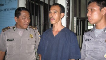 Tepergok Merekam Tetangga Mandi, Penjaga SD Masuk Bui - Espos.id ...