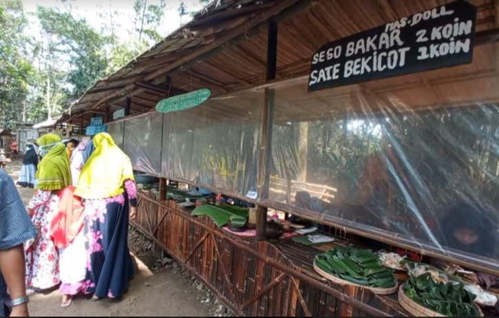 Pasar Bahulak, Urat Nadi Perekonomian Warga Desa Karungan Sragen - Espos.id