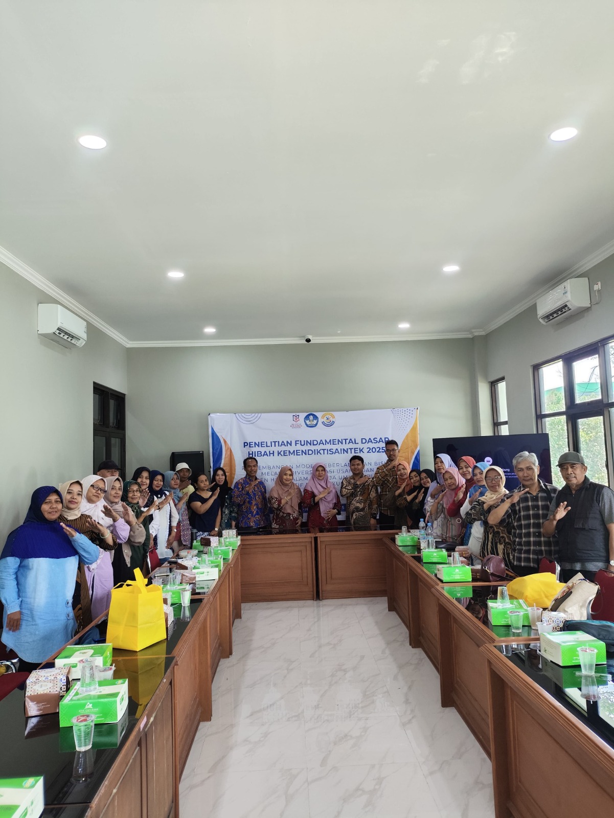 Universitas Duta Bangsa (UDB) Surakarta menggelar Focus Group Discussion (FGD) dengan pelaku usaha kreatif dan berbagai stakeholder selama dua hari, Kamis dan Jumat (24-25/7/2025). (Istimewa)