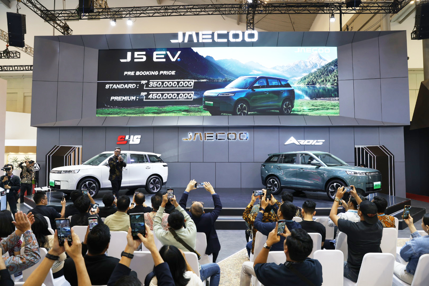 Suasana peluncuran Jaecoo J5, varian battery electric vehicle pertama Jaecoo saat penyelenggaraan GIIAS 2025 di ICE BSD.