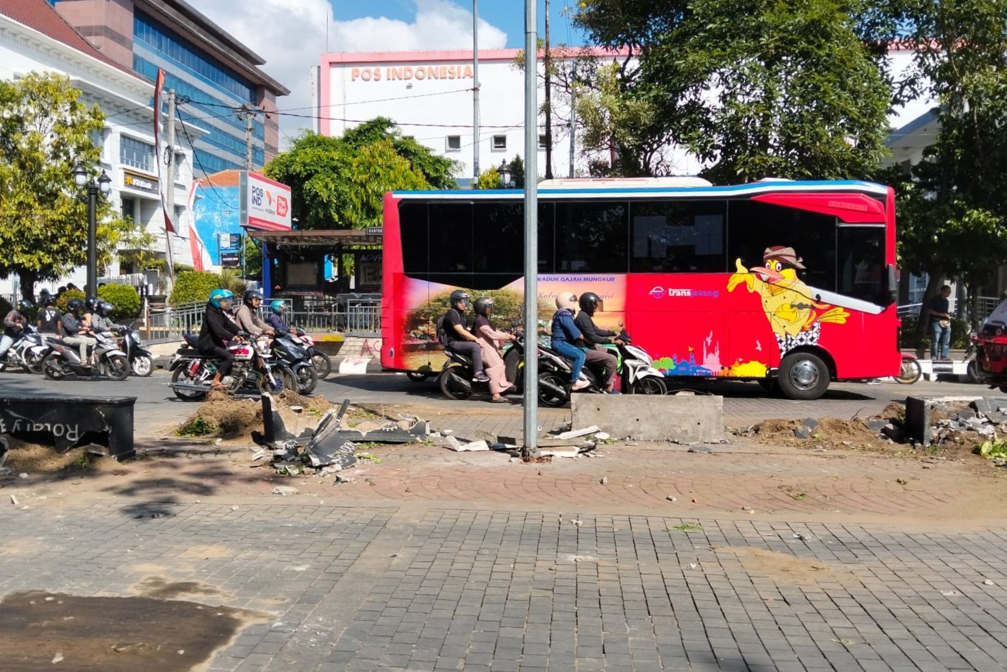 Arus lalu lintas di Jl Jenderal Sudirman Solo, Sabtu (30/8/2025) pagi, terpantau lancar. (Solopos/Astrid Prihatini W.D.)
