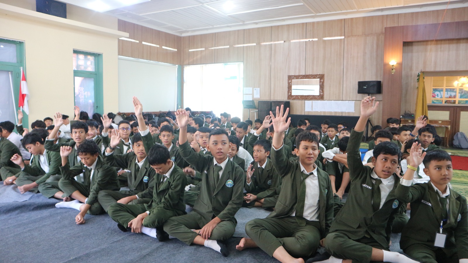 Puluhan siswa SMP ABBS Surakarta mulai mengikuti kegiatan ETHIC Camp (English, Tahfidz & ICT Camp) yang berlangsung di Taman Wisata Kopeng, Kabupaten Semarang, Senin (8/6/2026). (Istimewa)